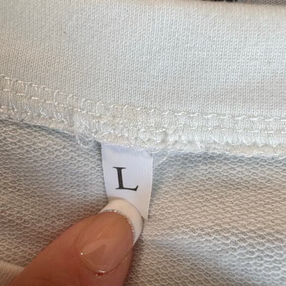 Winter Snowflake Graphic Sweatshirt Women’s Large 100% Polyester - Picture 7 of 7